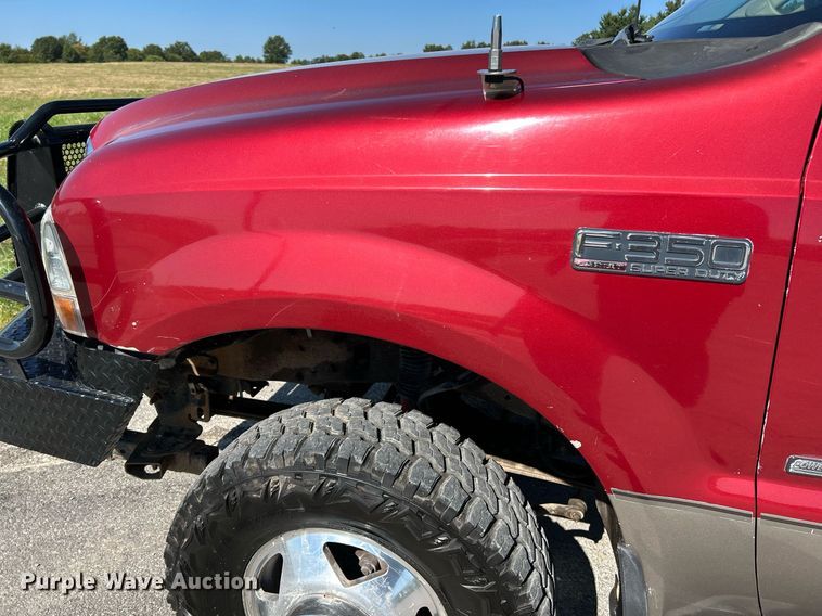 image for item NQ9791 2002 Ford  F350 Super Duty Crew Cab pickup truck