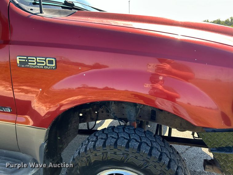 image for item NQ9791 2002 Ford  F350 Super Duty Crew Cab pickup truck