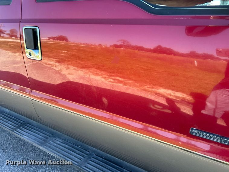 image for item NQ9791 2002 Ford  F350 Super Duty Crew Cab pickup truck