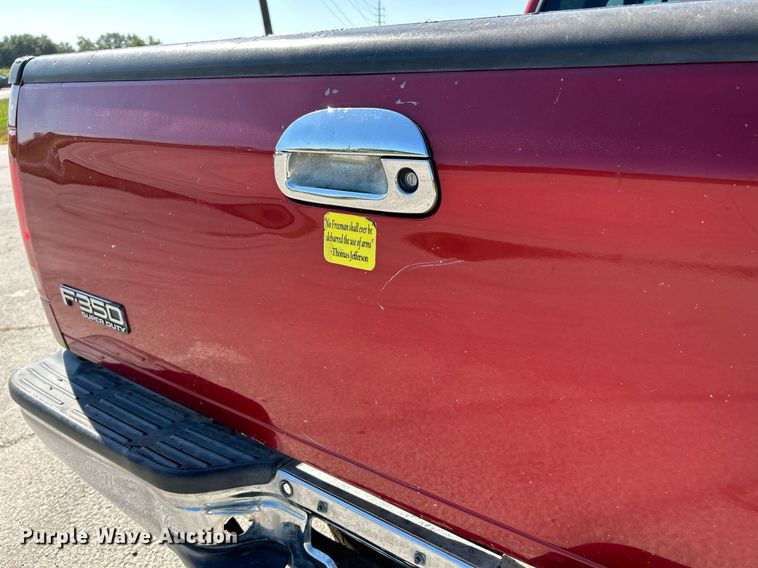 image for item NQ9791 2002 Ford  F350 Super Duty Crew Cab pickup truck