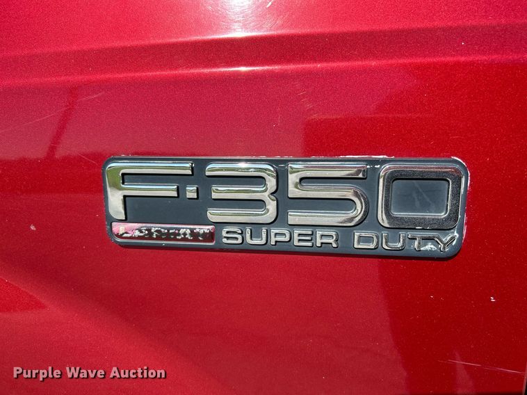 image for item NQ9791 2002 Ford  F350 Super Duty Crew Cab pickup truck