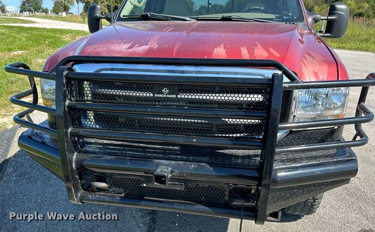 image for item NQ9791 2002 Ford  F350 Super Duty Crew Cab pickup truck