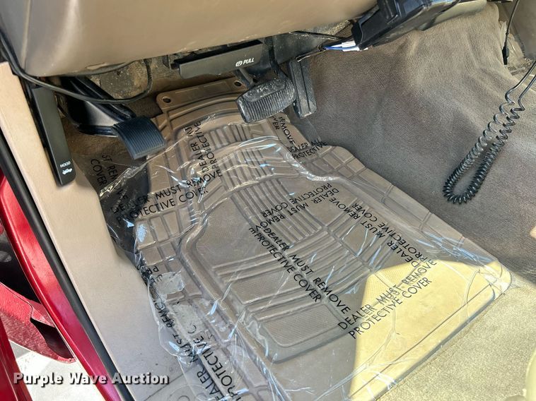 image for item NQ9791 2002 Ford  F350 Super Duty Crew Cab pickup truck