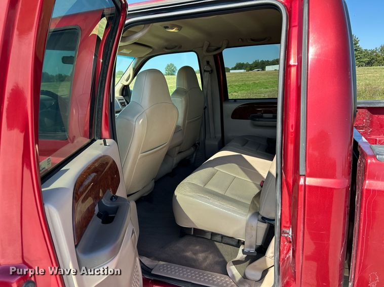 image for item NQ9791 2002 Ford  F350 Super Duty Crew Cab pickup truck