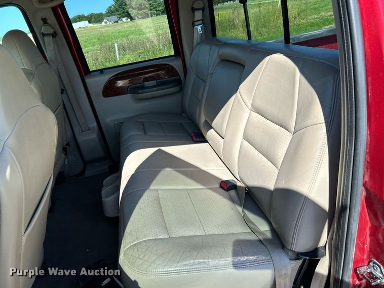 image for item NQ9791 2002 Ford  F350 Super Duty Crew Cab pickup truck