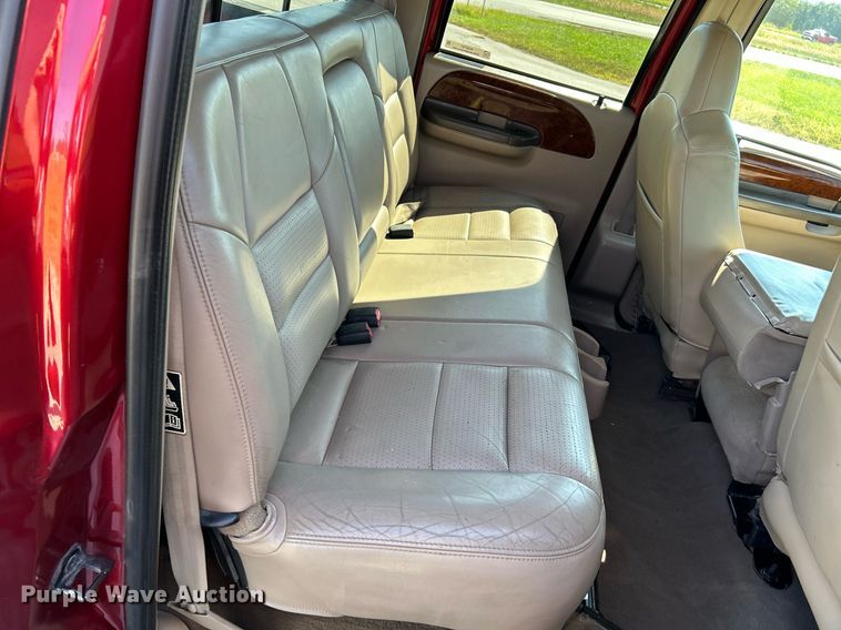 image for item NQ9791 2002 Ford  F350 Super Duty Crew Cab pickup truck