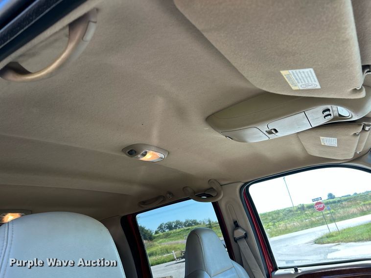 image for item NQ9791 2002 Ford  F350 Super Duty Crew Cab pickup truck