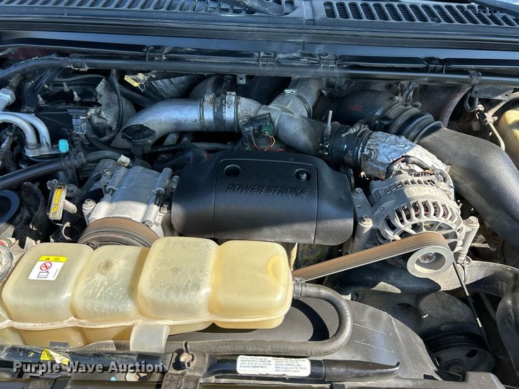 image for item NQ9791 2002 Ford  F350 Super Duty Crew Cab pickup truck