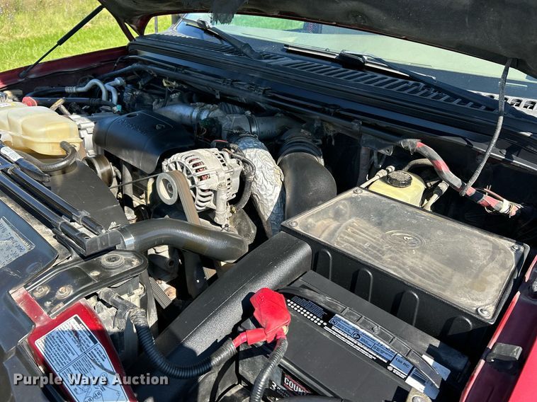 image for item NQ9791 2002 Ford  F350 Super Duty Crew Cab pickup truck