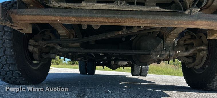 image for item NQ9791 2002 Ford  F350 Super Duty Crew Cab pickup truck