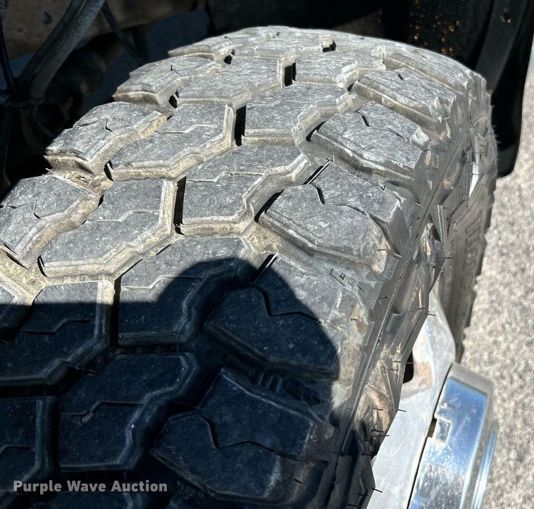 image for item NQ9791 2002 Ford  F350 Super Duty Crew Cab pickup truck