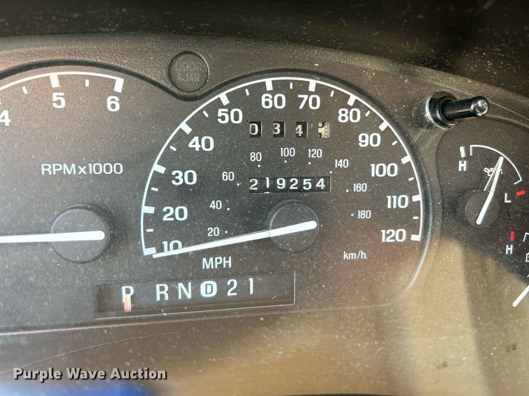 image for item NQ9795 2000 Ford  Explorer Limited  SUV