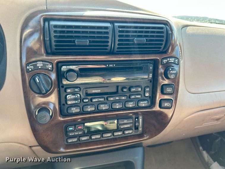 image for item NQ9795 2000 Ford  Explorer Limited  SUV