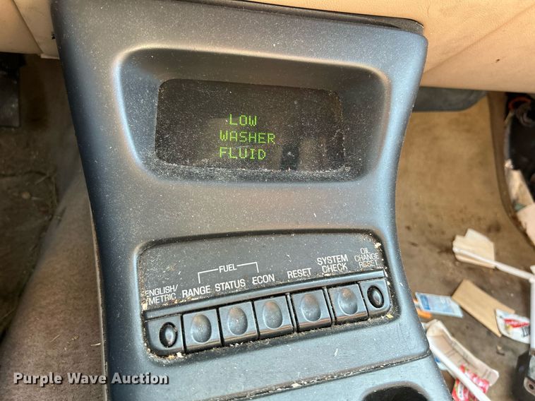 image for item NQ9795 2000 Ford  Explorer Limited  SUV