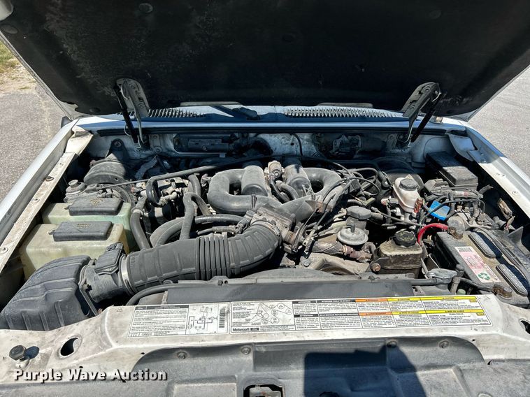 image for item NQ9795 2000 Ford  Explorer Limited  SUV