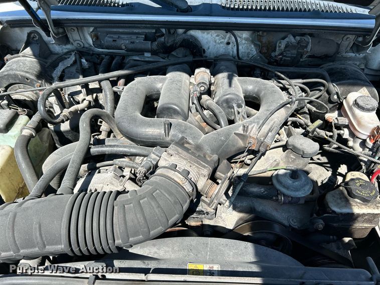 image for item NQ9795 2000 Ford  Explorer Limited  SUV