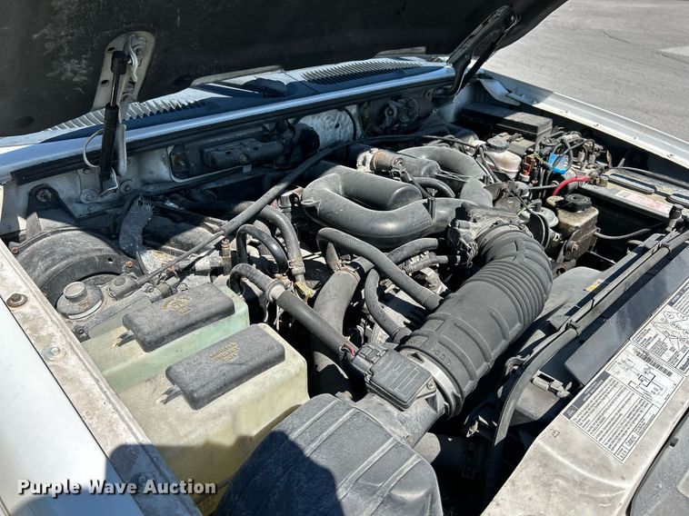 image for item NQ9795 2000 Ford  Explorer Limited  SUV