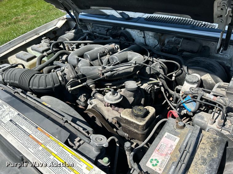 image for item NQ9795 2000 Ford  Explorer Limited  SUV