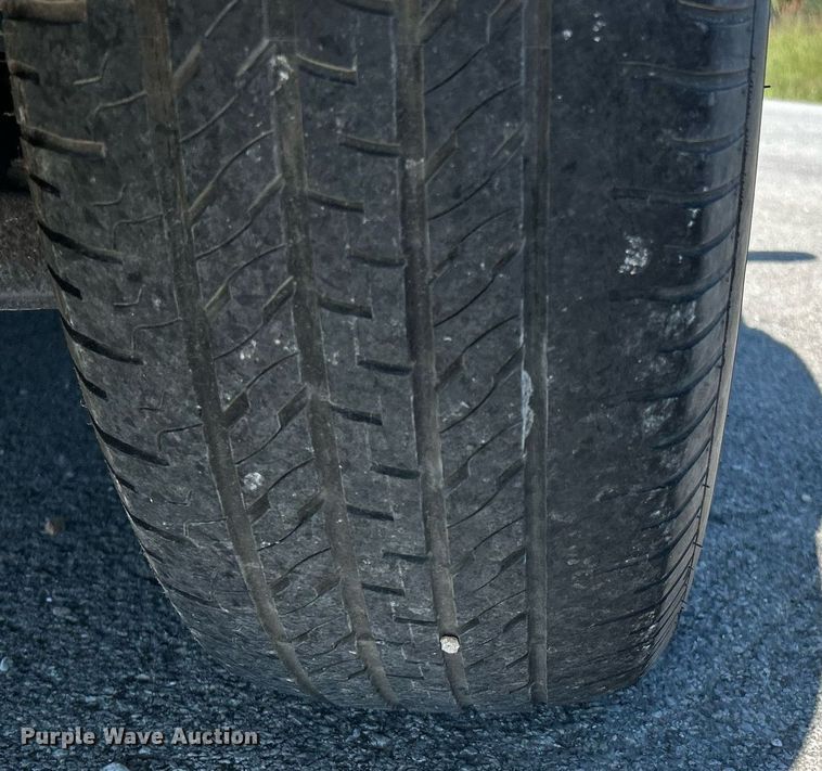 image for item NQ9795 2000 Ford  Explorer Limited  SUV