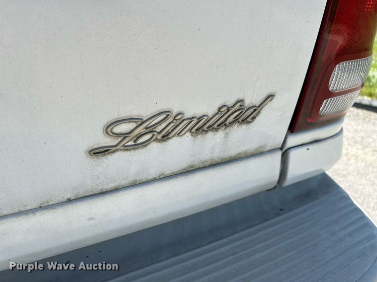 image for item NQ9795 2000 Ford  Explorer Limited  SUV