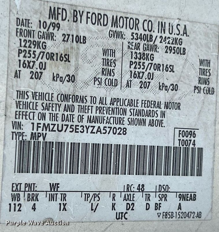 image for item NQ9795 2000 Ford  Explorer Limited  SUV