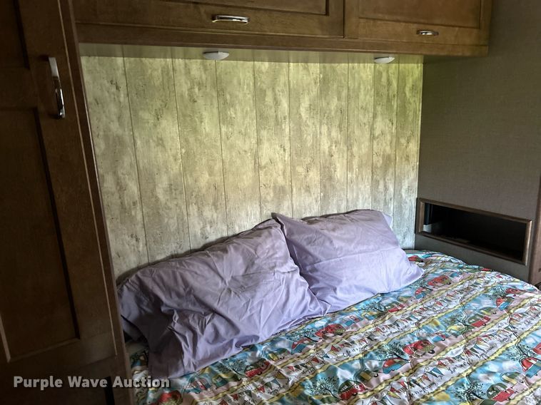 image for item NQ9796 2018 Winnebago Intent RV