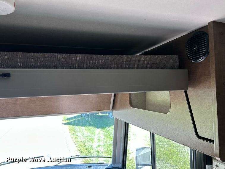 image for item NQ9796 2018 Winnebago Intent RV