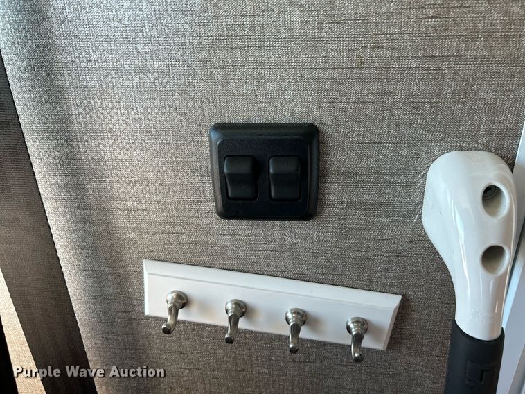 image for item NQ9796 2018 Winnebago Intent RV