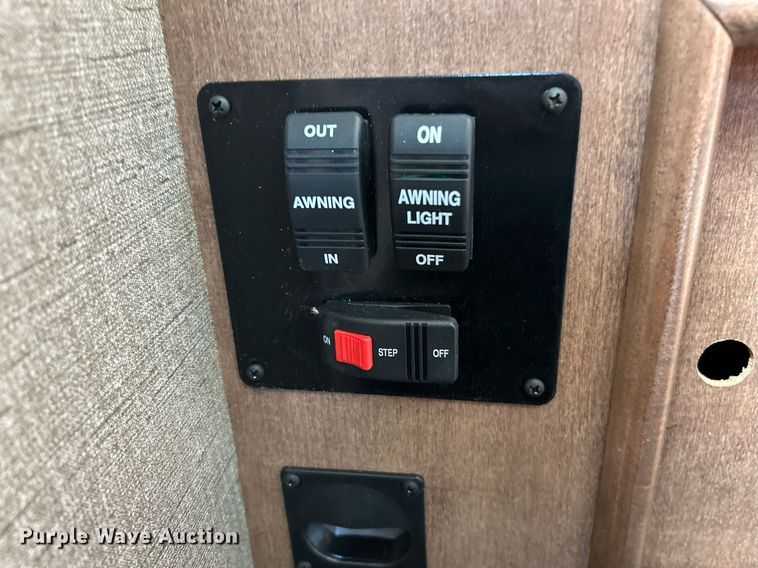 image for item NQ9796 2018 Winnebago Intent RV