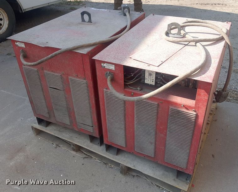 image for item NV9291 (2) Lincoln IdealArc R3R-400 welders