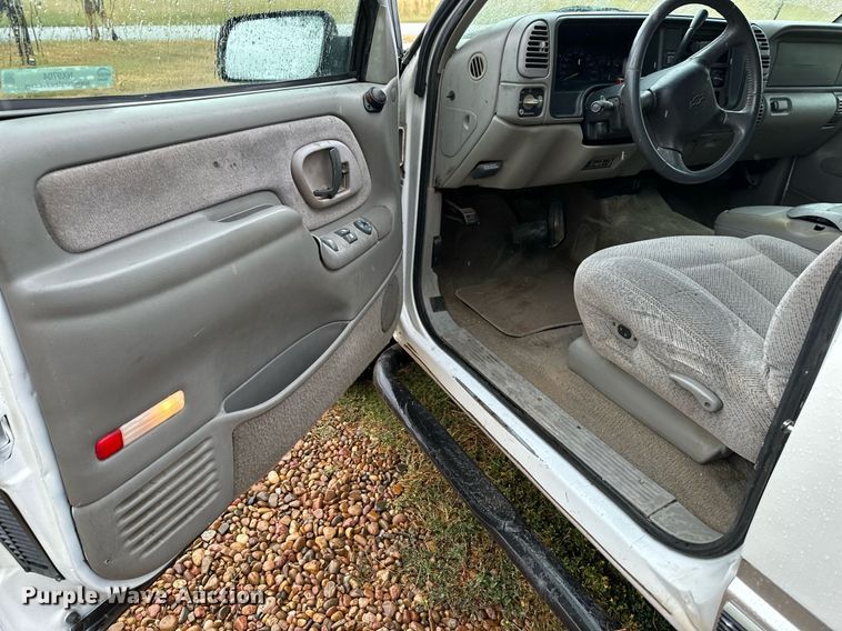 image for item NX9704 1998 Chevrolet 1500  Ext. Cab pickup truck