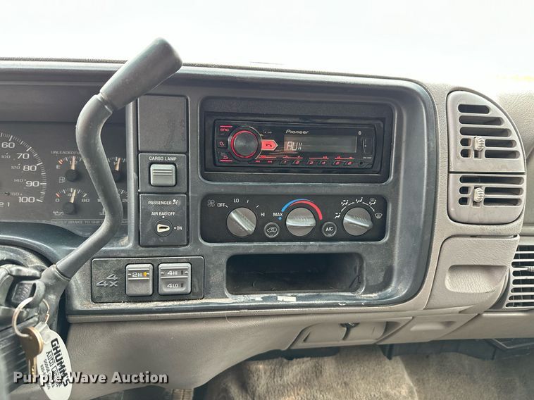 image for item NX9704 1998 Chevrolet 1500  Ext. Cab pickup truck