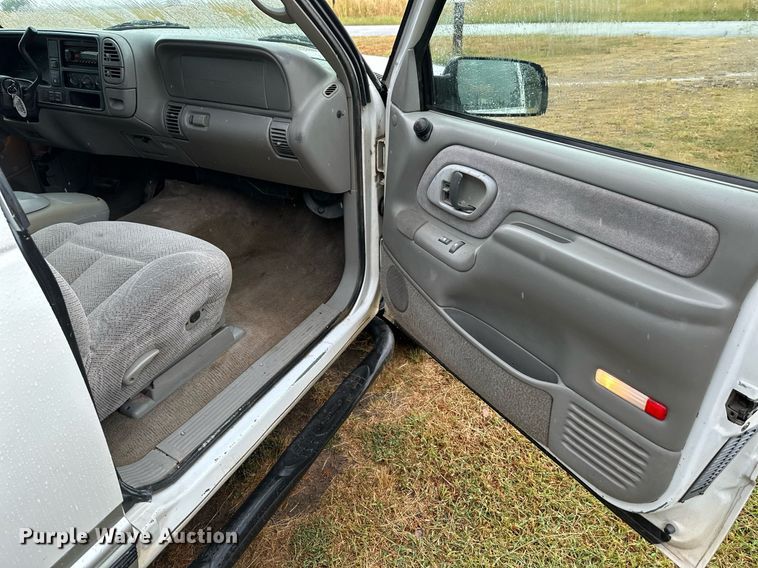 image for item NX9704 1998 Chevrolet 1500  Ext. Cab pickup truck