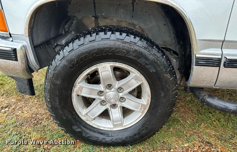 image for item NX9704 1998 Chevrolet 1500  Ext. Cab pickup truck