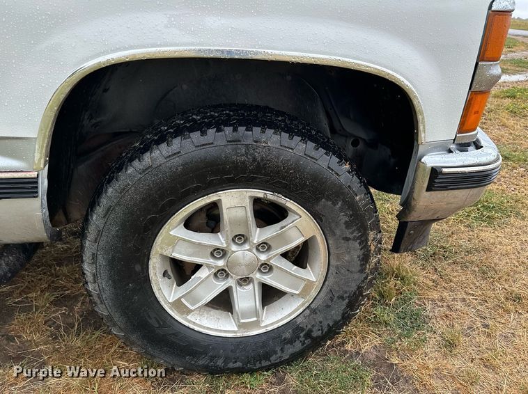 image for item NX9704 1998 Chevrolet 1500  Ext. Cab pickup truck