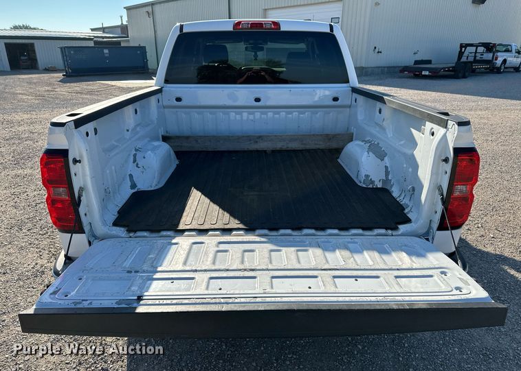 image for item NX9745 2014 Chevrolet Silverado 1500  Crew Cab pickup truck