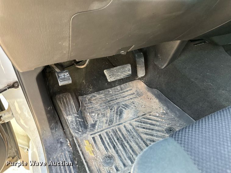 image for item NX9745 2014 Chevrolet Silverado 1500  Crew Cab pickup truck