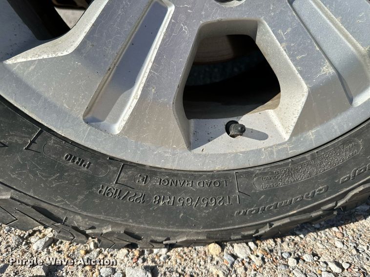 image for item NX9745 2014 Chevrolet Silverado 1500  Crew Cab pickup truck