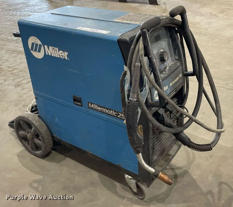 image for item NX9748 Miller Millermatic 252  welder