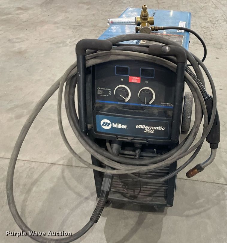 image for item NX9749 Miller Millermatic 252  welder