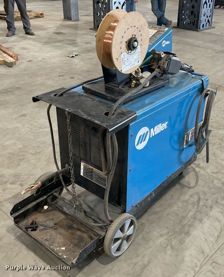image for item NX9750 Miller Deltaweld 652  welder