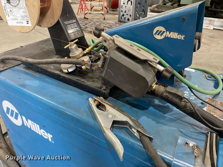 image for item NX9750 Miller Deltaweld 652  welder