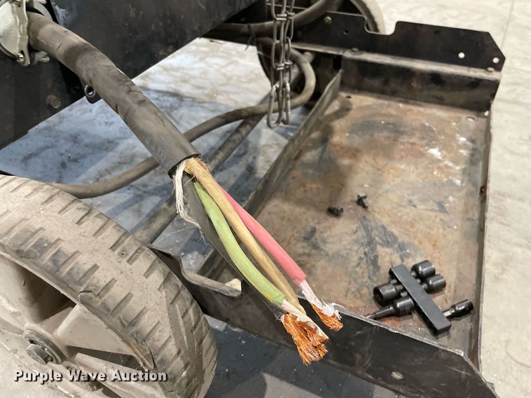 image for item NX9750 Miller Deltaweld 652  welder