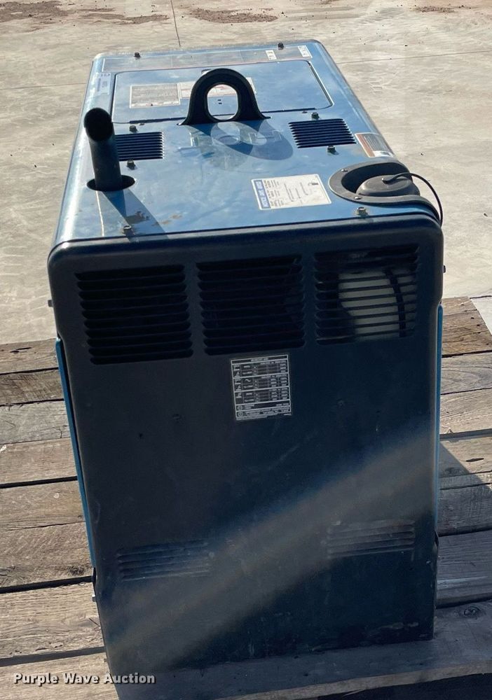 image for item NX9752 Miller Bobcat 260  welder/generator
