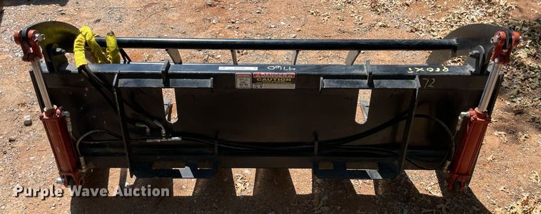 image for item NY9799 72" W skid steer grapple bucket