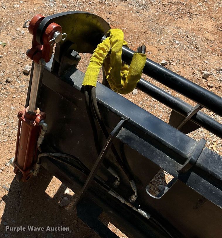 image for item NY9799 72" W skid steer grapple bucket