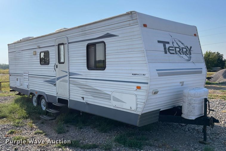 image for item NY9812 2004 Fleetwood Terry  camper