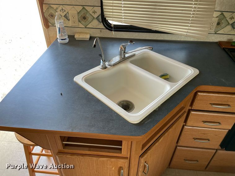 image for item NY9812 2004 Fleetwood Terry  camper