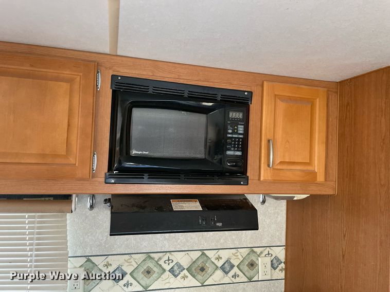 image for item NY9812 2004 Fleetwood Terry  camper