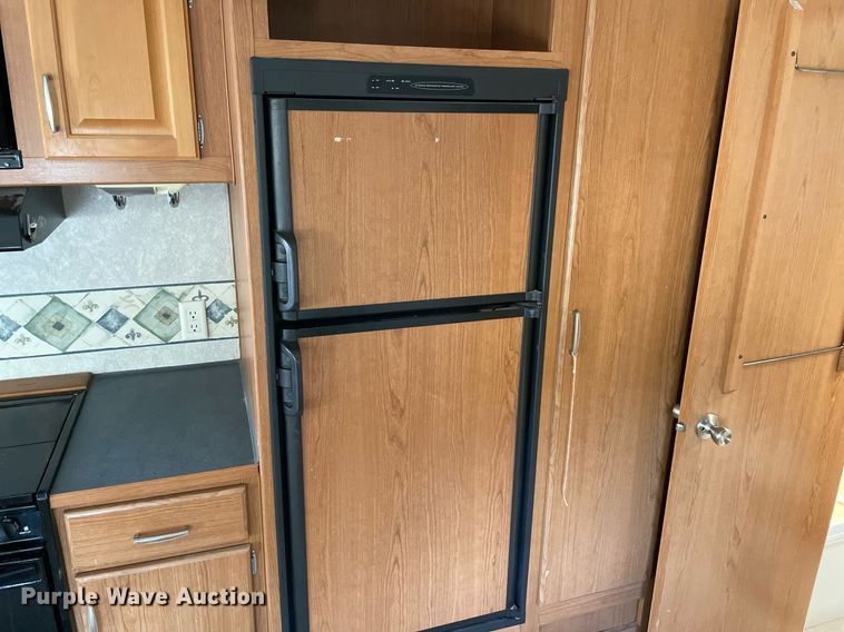 image for item NY9812 2004 Fleetwood Terry  camper